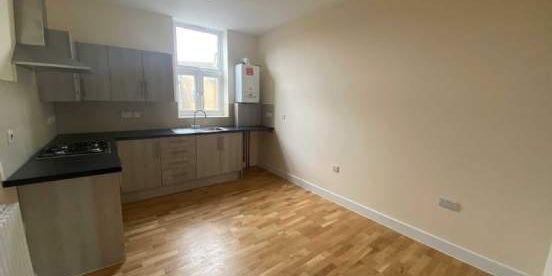 2 bedroom property to rent in London - Photo 3