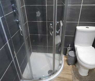 6 Bed - 4 Rosemont Road, Leeds - LS13 3PP - Student/Professional - Photo 5