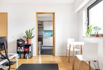 Britton Street, London, EC1M 5NW - Photo 2