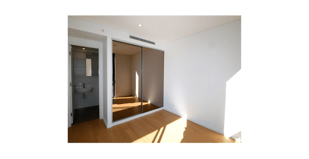 Modern 2-Bedroom, 2-Bathroom Apartment in Zetland - Photo 1