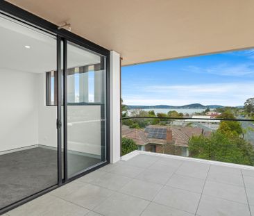 As new luxury apartment in Point Frederick - Photo 6