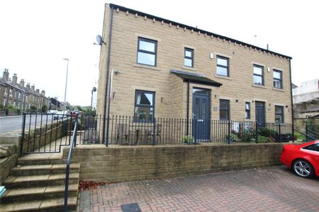 3 bedroom terraced house to rent - Photo 5