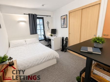 2 Bedroom Apartment - Photo 3