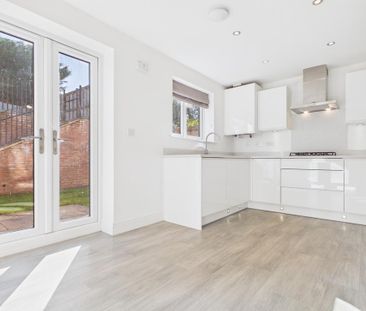 3 bedroom semi-detached house to rent - Photo 1