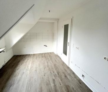 Steig Dich reich und zieh ins Dachgeschoss. - Foto 1