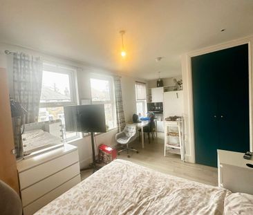 Studio to rent - Photo 2