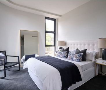 Fully Furnished Two-Bedroom Ground Floor Apartment - Photo 2