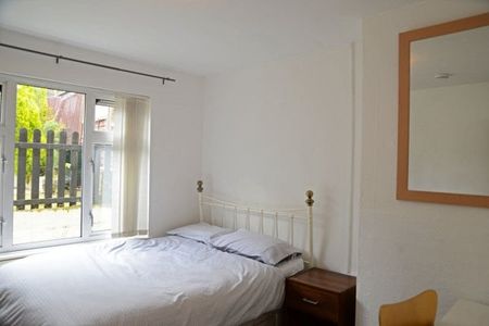 Saracen Way, Penryn, TR10 - Photo 2