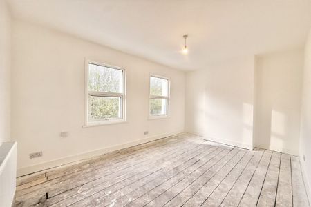 2 bed House Brickfield Cottages, SS4 - Photo 3