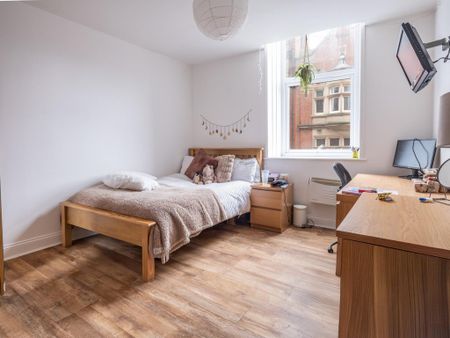 3 bedroom apartment to rent - Photo 2