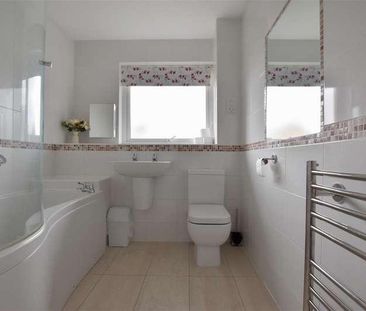 Summerly Avenue, Reigate, RH2 - Photo 3