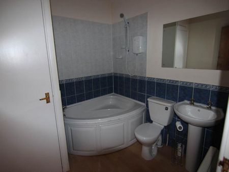 2 bedroom flat to rent - Photo 4