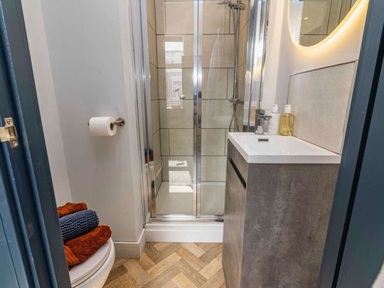 Modern Fully Furnished Studio Room with Ensuite – Central Derby DE1 – All Bills Included Room 1 - Photo 1