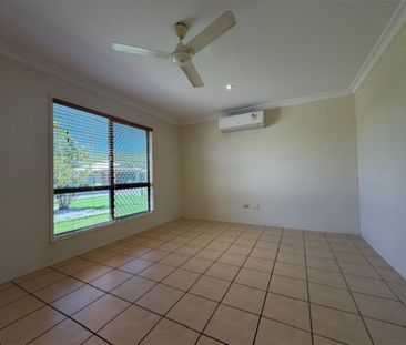 3 BEDROOM HOME IN MOUNT LOUISA + SOLAR + STUDY! - Photo 4