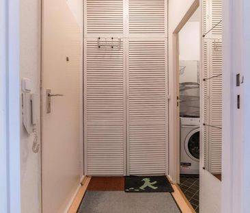 Top-Floor Studio with Balcony & River View - Photo 3