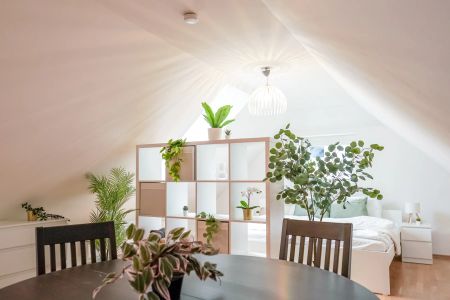 Charmante Dachgeschosswohnung in ruhiger Lage - Photo 2