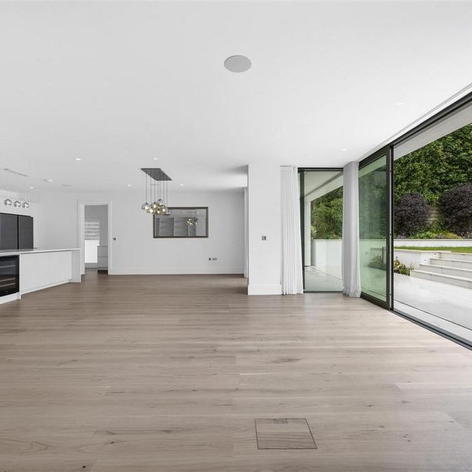 5 bedroom detached house to rent - Photo 1