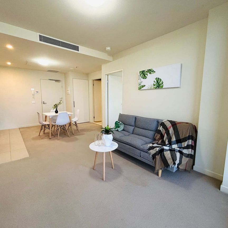 Fully furnished 2 bed 1 bath @ Collins Tower - Photo 1