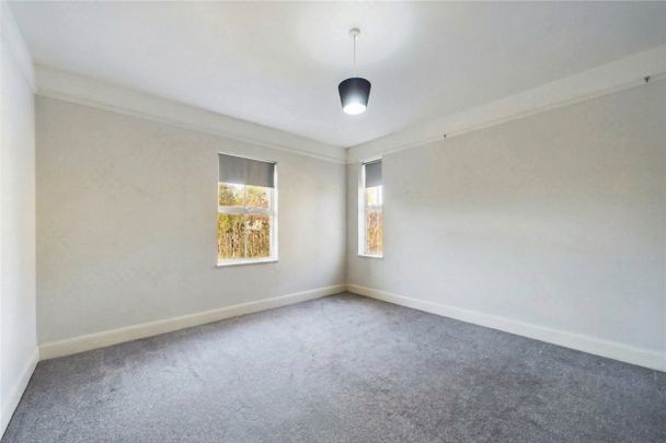 1 bedroom Flat in St. Lukes Road, Berkshire - Photo 1