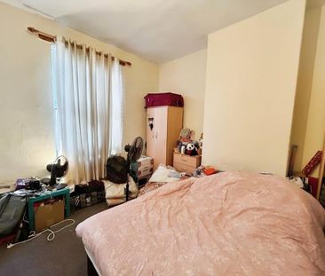 4 bedroom terraced house to rent - Photo 1