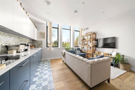 Littleworth Road, Esher, Surrey, KT10 flat to rent - Photo 4