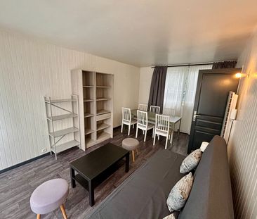 Location Appartement 1 pièce 111m² RENNES 35000 - Photo 2