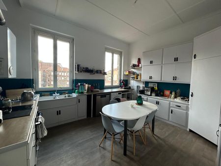 Location Appartement 7 pièces 218m² ST ETIENNE 42000 - Photo 5