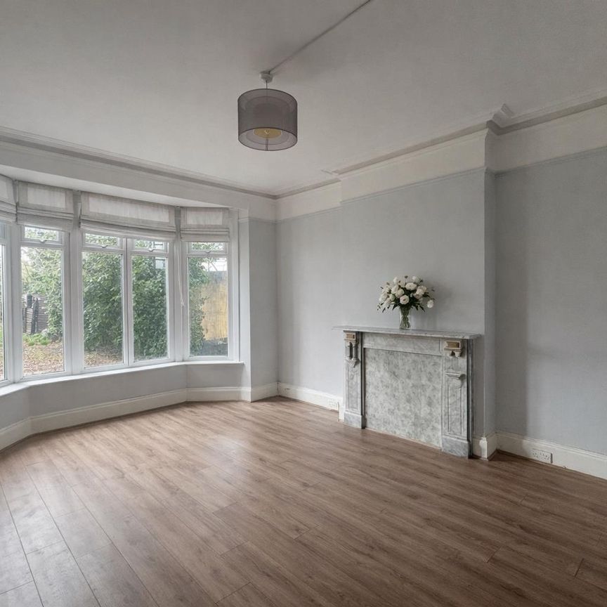 Station Lane, Hornchurch RM12, London - Photo 1