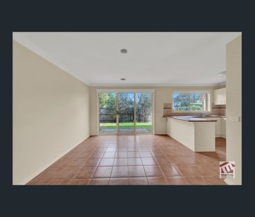 NEAT & TIDY- FRESHLY PAINTED & NEW CARPET! - Photo 3