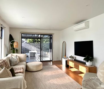 3/129 Lower Dandenong Road, Mentone VIC 3194 - Townhouse For Rent |... - Photo 2