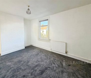 3 bedroom house to rent Woodhouse Road, Sheffield, South Yorkshire,... - Photo 5