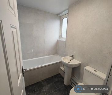 3 bedroom maisonette to rent - Photo 6