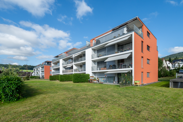 Wunderschöne, moderne 4.5 Zimmer Attika Wohnung in Küttigen! - Photo 1