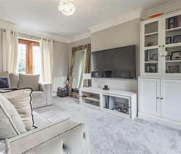 Chivers Square, High Ongar, CM5 - Photo 1