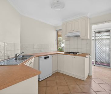 Light & Leafy Villa Bedford - Photo 1