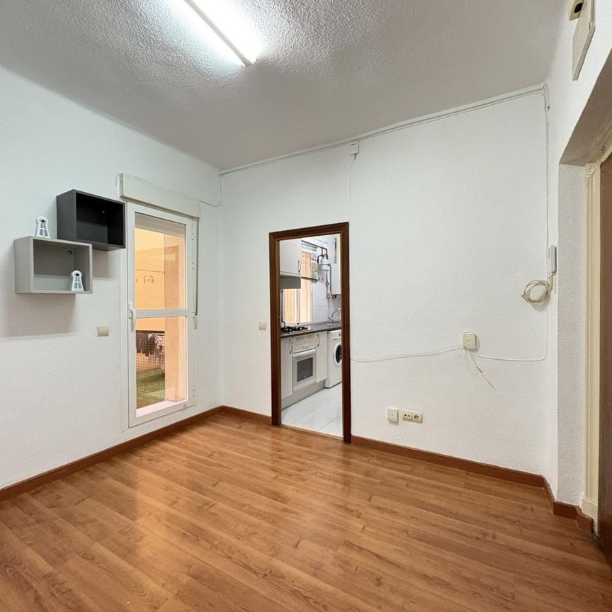 Piso de alquiler en De Antonio Toledano, Fuente del Berro - Photo 1