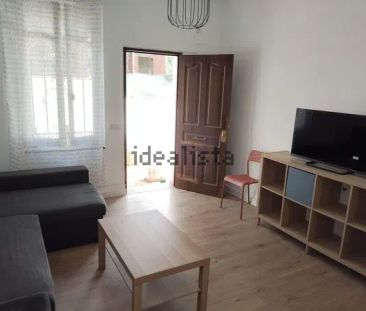 Alquiler de piso en Calle Ventura de la Vega - Photo 1