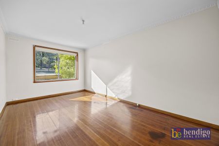 Charming & Convenient Home in Kennington - Photo 2