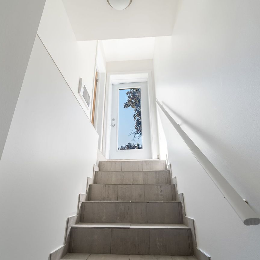 For Lease - 34 Monkton Avenue Unit# Lower, Toronto, Ontario - Photo 1