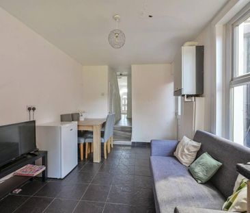 4 bedroom terraced house to rent - Photo 1