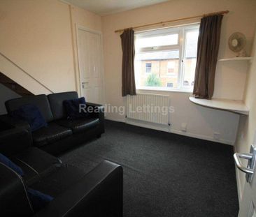 4 bedroom terraced house to rent - Photo 3