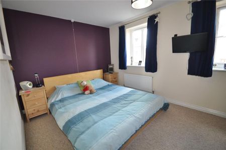 2 bedroom end of terrace house to rent - Photo 2