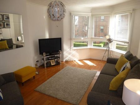 2 bedroom flat to rent - Photo 2