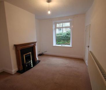 2 bedroom end of terrace house to rent - Photo 3