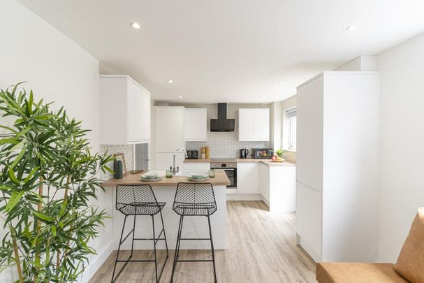 4 bedroom terraced house to rent - Photo 1