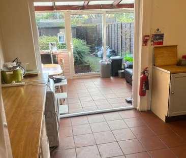 1 bedroom in a house share to rent - Photo 5
