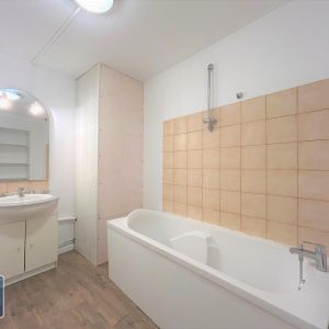 Location Appartement 2 pièces 50m² COUTRAS 33230 - Photo 2