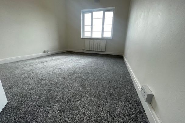 Wimborne Road, BOURNEMOUTH - Photo 1