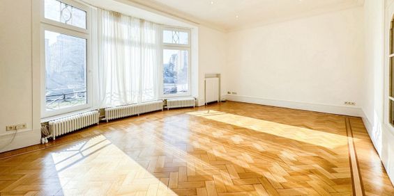Huis te huur in Elsene voor € 4.500 met 5 slaapkamers - Photo 3