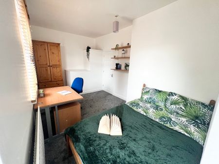 3 Bedrooms, 17 Vecqueray Street – Student Accommodation Coventry - Photo 2